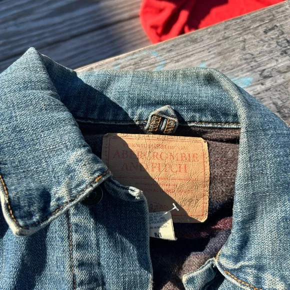 Vintage Abercrombie & Fitch Blue Denim Trucker Jacket Men’s medium Rare - Picture 2 of 10